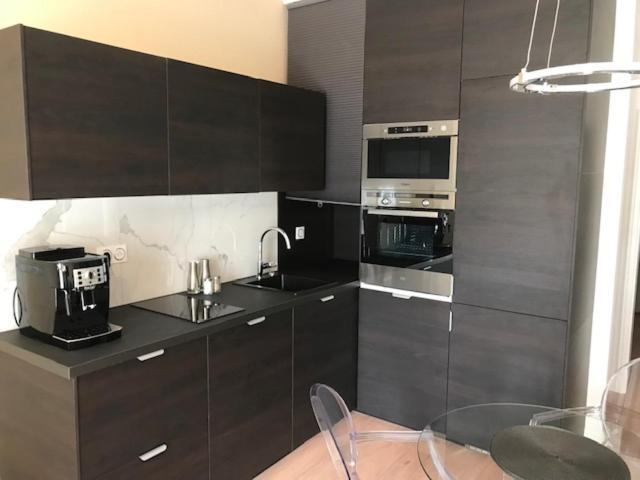 Lazare Maison De Maitre: Upscale Apartments with Private Parking near Historic Béziers Exterior photo