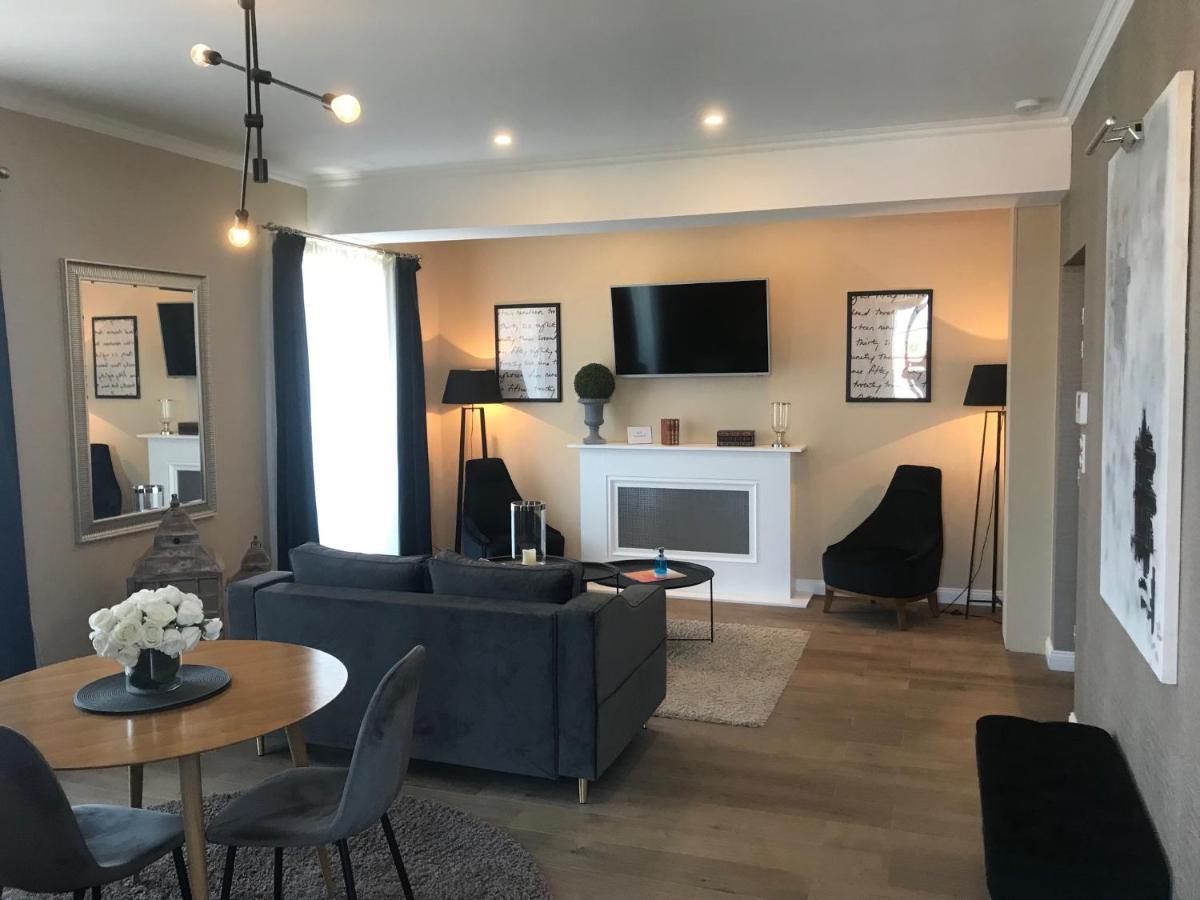Lazare Maison De Maitre: Upscale Apartments with Private Parking near Historic Béziers Exterior photo